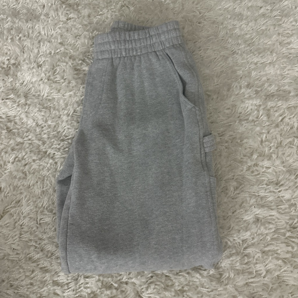 Aritzia Gray Joggers Relaxed Fit Soft Fabric